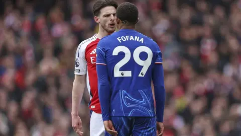 Wesley Fofana y Declan Rice en un partido de Premier League | AP