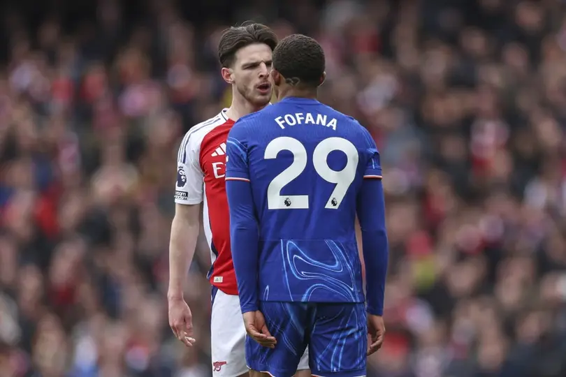 Wesley Fofana y Declan Rice en un partido de Premier League | AP