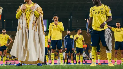 Cristiano Ronaldo celebrando con afición del Al Nassr l X:AlNassrFC