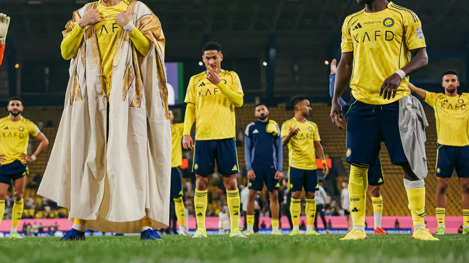 Cristiano Ronaldo celebrando con afición del Al Nassr l X:AlNassrFC
