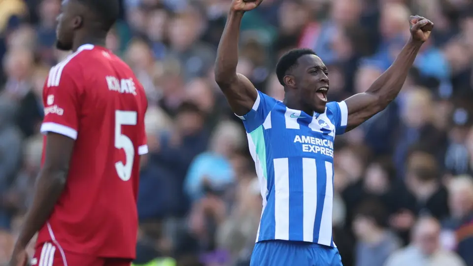 Danny Welbeck celebra su gol l AP