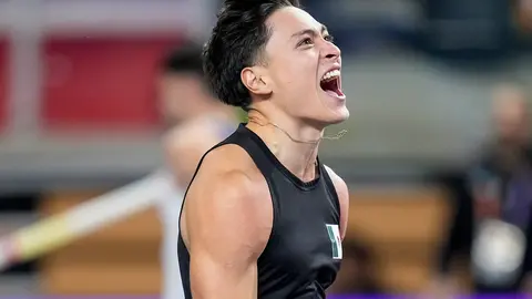 Erick Portillo celebrando su victoria en el Campeonato Mundial de Atletismo Indoor 2026 | AP