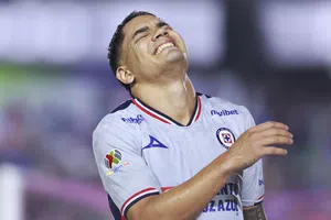 Cruz Azul rescata un empate en los momentos finales ante un aguerrido Mazatlán