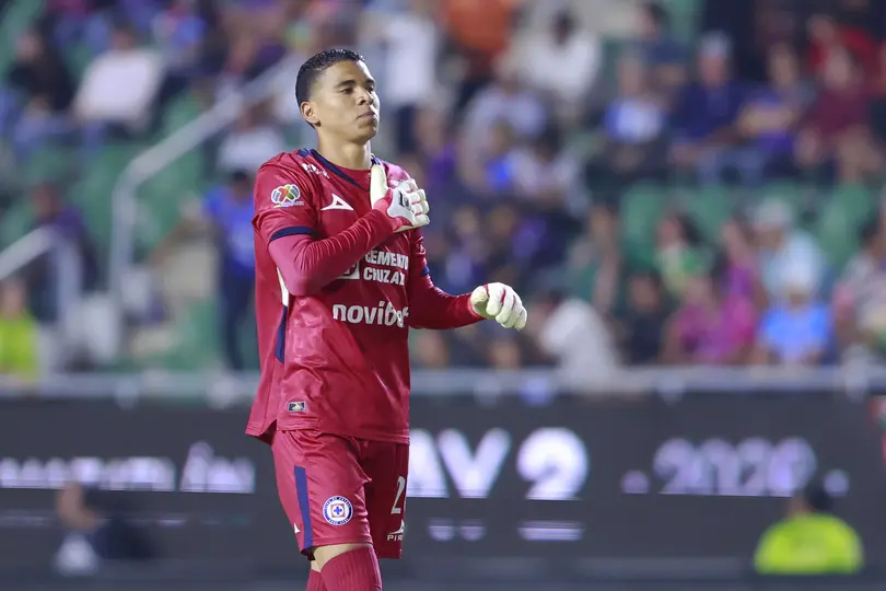 Kevin Mier, arquero de Cruz Azul, en la Jornada 12 del Clausura 2026 ante Mazatlán | MEXSPORT