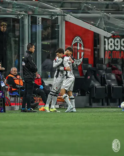Santi Giménez vuelve a las canchas l X:acmilan
