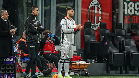 Santiago Giménez vuelve a las cancha en victoria del Milan sobre Torino