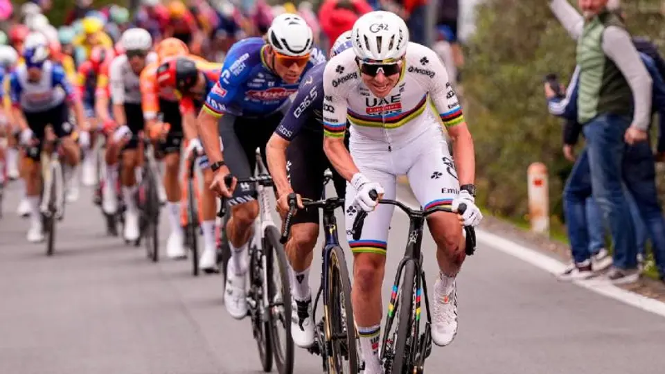 Tadej Pogačar en Milano-Sanremo 2026 I x:@TeamEmiratesUAE