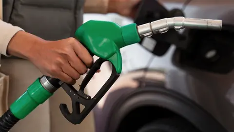 Estos apoyos representan un alivio directo para millones de automovilistas / FREEPIK
