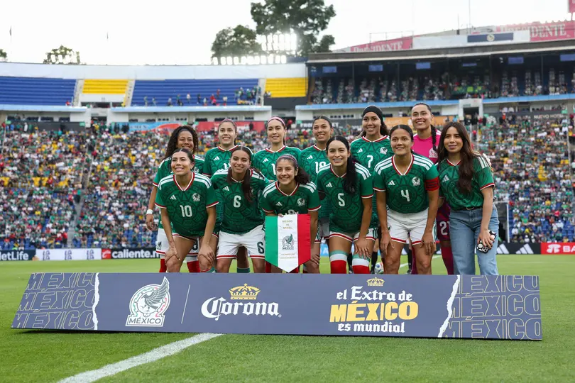 México femenil previo a enfrentar a Brasil l X: @Miseleccionfem