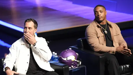 ¡Directos al Valhalla! Adam Thielen y C.J. Ham firman contrato de un día para retirarse con Vikings