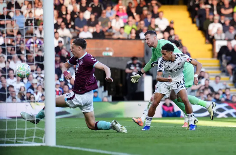 Fulham vs Burnley en Premier League I AP