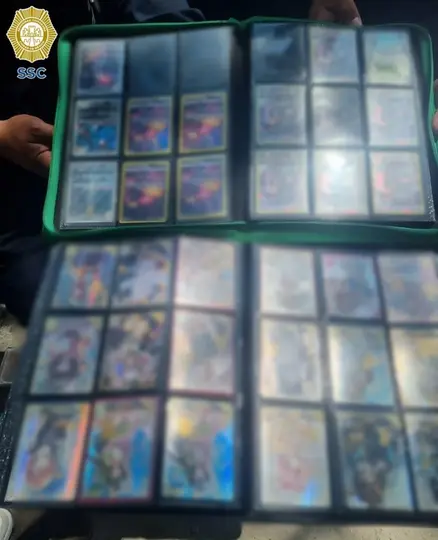 Las tarjetas de anime encontradas en poder del detenido estaban valuadas en aproximadamente 20 mil pesos. / SSC CDMX