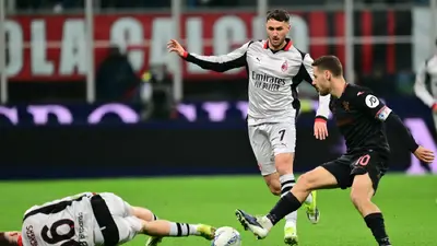 Santiago Giménez reaparece con el Milan y lanza dardo a sus detractores: "no tengo que demostrar mi valía"