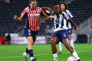 Chivas Femenil se salva de milagro y saca empate ante Rayadas
