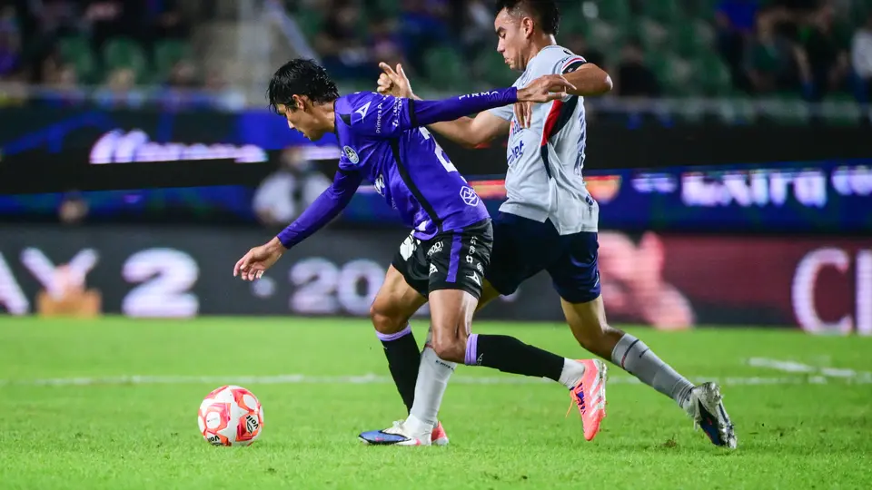 Said Godínez y Charly Rodríguez en el Mazatlán vs Cruz Azul | IMAGO7