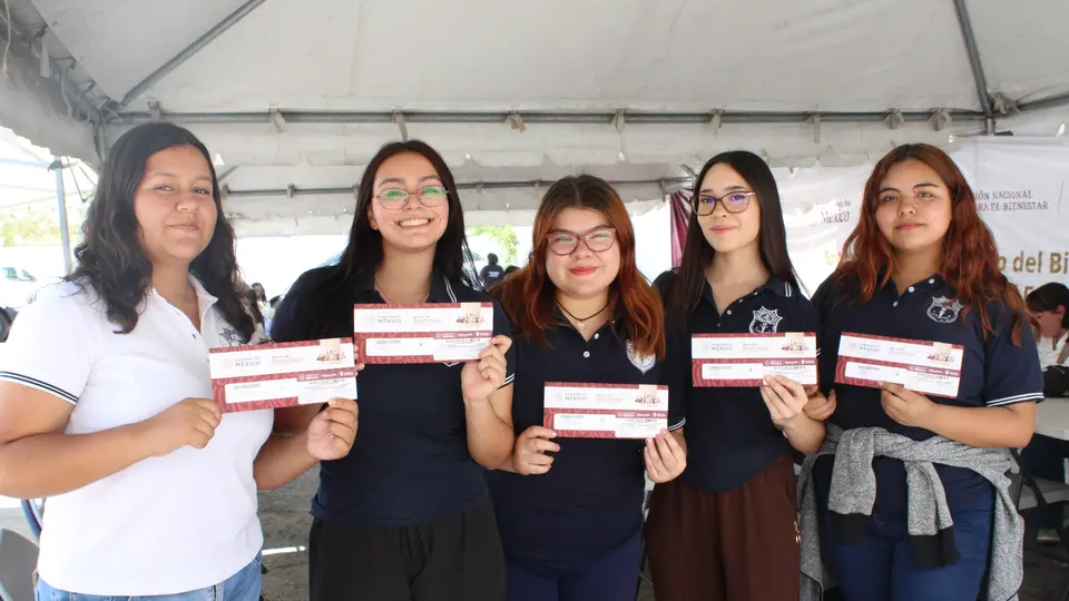 Universitarios de Jóvenes Escribiendo el Futuro obtendrán hasta 11,600 pesos en abril. / Programas para el Bienestar