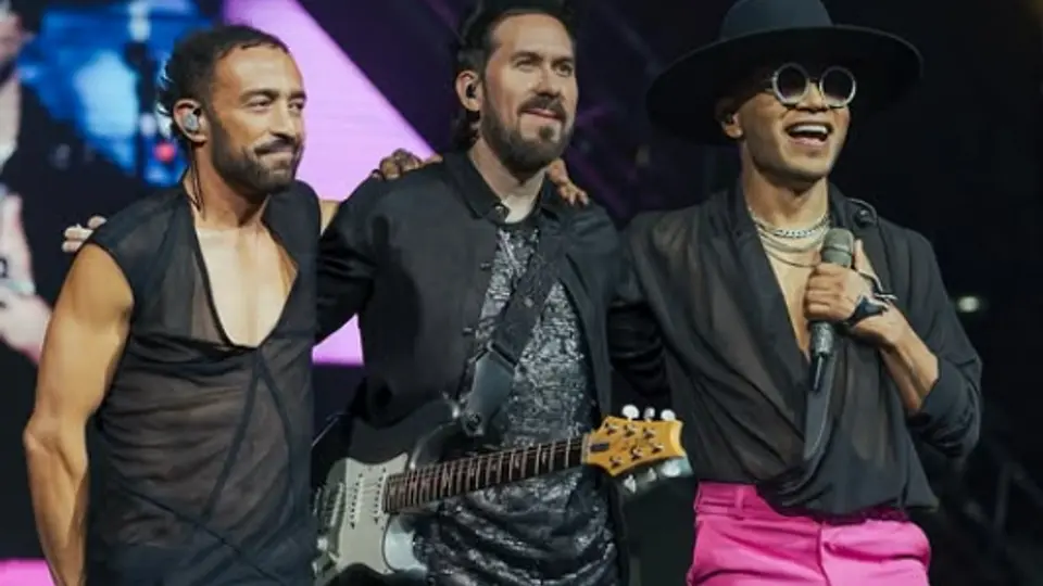 Camila es una banda mexicana de pop latino formada en 2003 por Mario Domm, Samo y Pablo Hurtado. / @camilamx