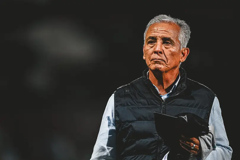 Sergio Bueno observa a su Mazatlán l MEXSPORT