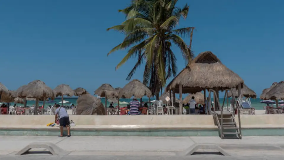 Semana Santa se acerca , pero ten cuidado con los fraudes. / iStock