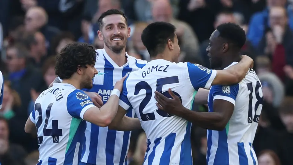 Brighton celebra su gol ante Liverpool l X: @OfficialBHAFC