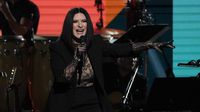 Laura Pausini detiene concierto para reclamar a fans: “Pagan mucho, pero no saben las canciones”