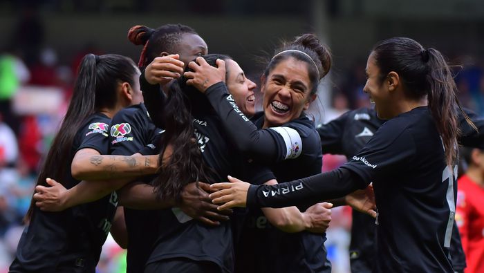Jugadoras de Cruz Azul en celebración en un partido del Clausura 2026 de la Liga MX | IMAGO 7