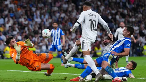 Mbappé en el partido de Real Madrid contra Alavés en LaLiga | AP