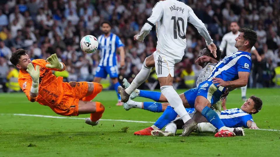 Mbappé en el partido de Real Madrid contra Alavés en LaLiga | AP