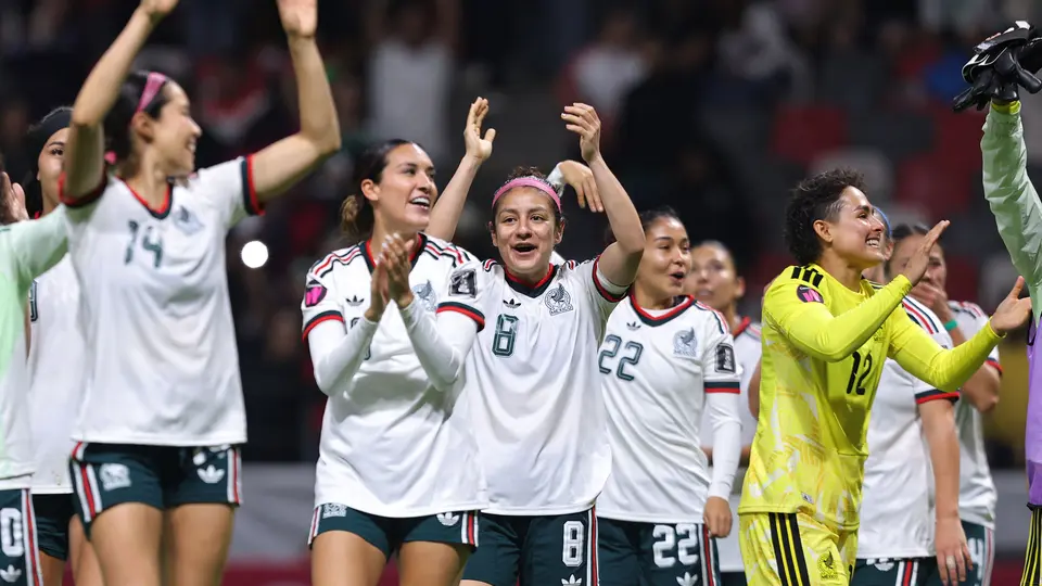 Jugadoras de la Selección Mexicana Femenil en celebración en el clasificatorio del Campeonato W Concacaf | IMAGO 7