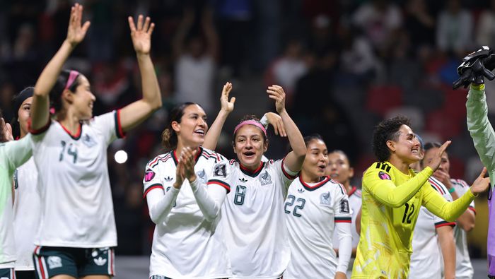 Jugadoras de la Selección Mexicana Femenil en celebración en el clasificatorio del Campeonato W Concacaf | IMAGO 7