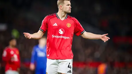 El misterio de Matthijs de Ligt: ¿Qué ocurre realmente con el central del United?