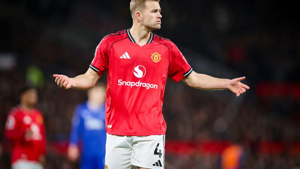 El misterio de Matthijs de Ligt: ¿Qué ocurre realmente con el central del United?