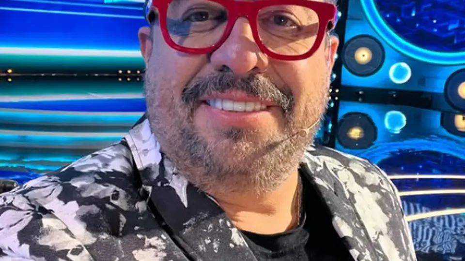 “El Borrego” Nava no ha detenido su carrera pese al impacto del estrés en su salud. / @borrenava