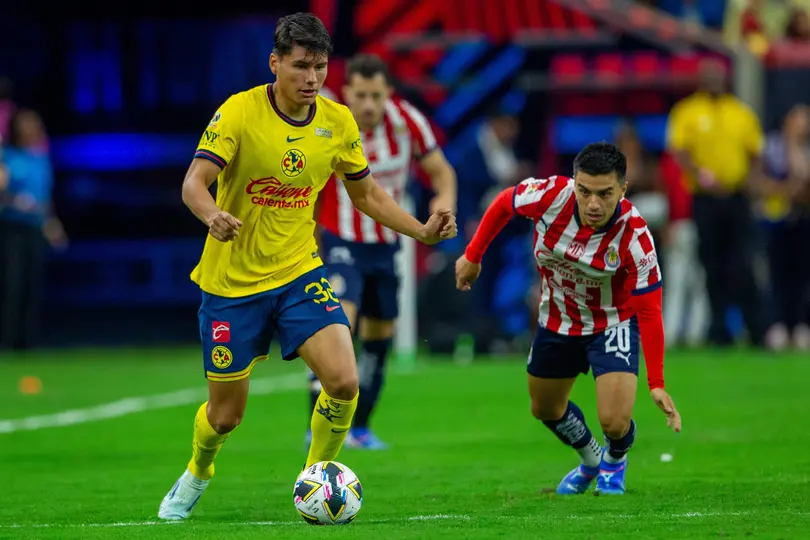 Fernando Beltrán en partido de América contra Chivas en la Liga MX | MEXSPORT