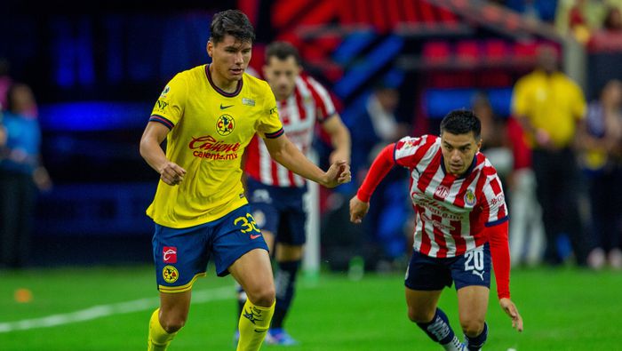 Fernando Beltrán en partido de América contra Chivas en la Liga MX | MEXSPORT