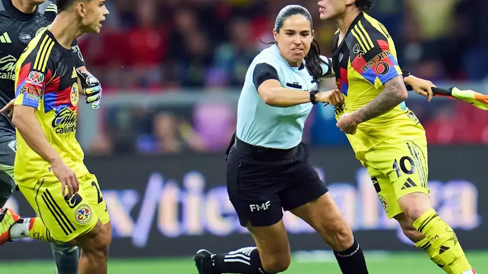 Karen Díaz evitó la expulsión de Zendejas