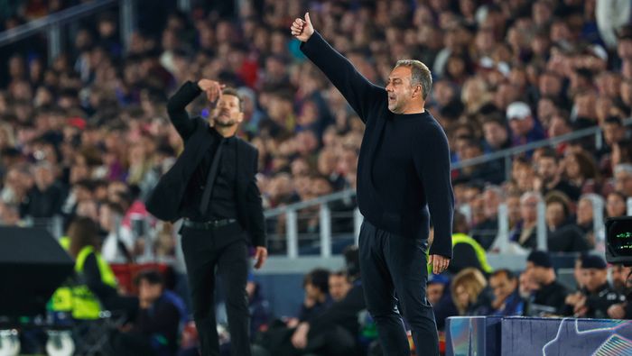 Hansi Flick durante el partido de Barcelona contra Atlético de Madrid en Chanpions League | AP