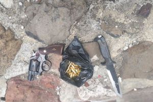 Revelan armas usadas en balacera de Teotihuacán: llevaba revólver, cuchillo y cartuchos útiles