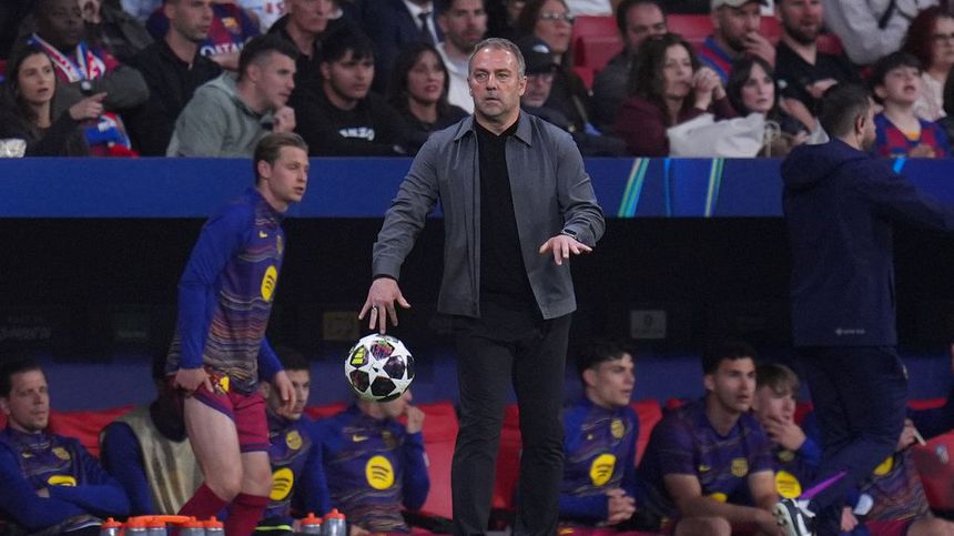 Hansi Flick durante el partido de Barcelona contra Atlético de Madrid en Chanpions League | AP