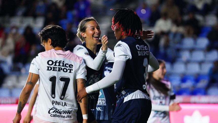 Jugadoras de Pachuca en celebración en un partido del Clausura 2026 de la Liga MX | IMAGO 7