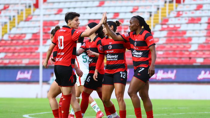 Jugadoras de Tijuana en celebración en un partido del Clausura 2026 de la Liga MX | IMAGO 7
