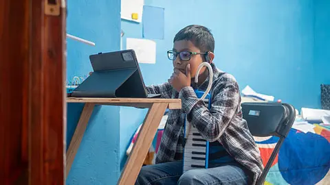 Escuelas cambiarán temporalmente a clases en línea por la alta afluencia que generarán los partidos del Mundial. / iStock