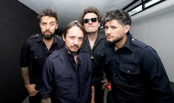 La banda sabe que el punk es más una actitud que un género musical / IG: @denalgas