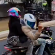 VIDEO: motociclista saca arma y dispara mientras avanza sobre Paseo de la Reforma