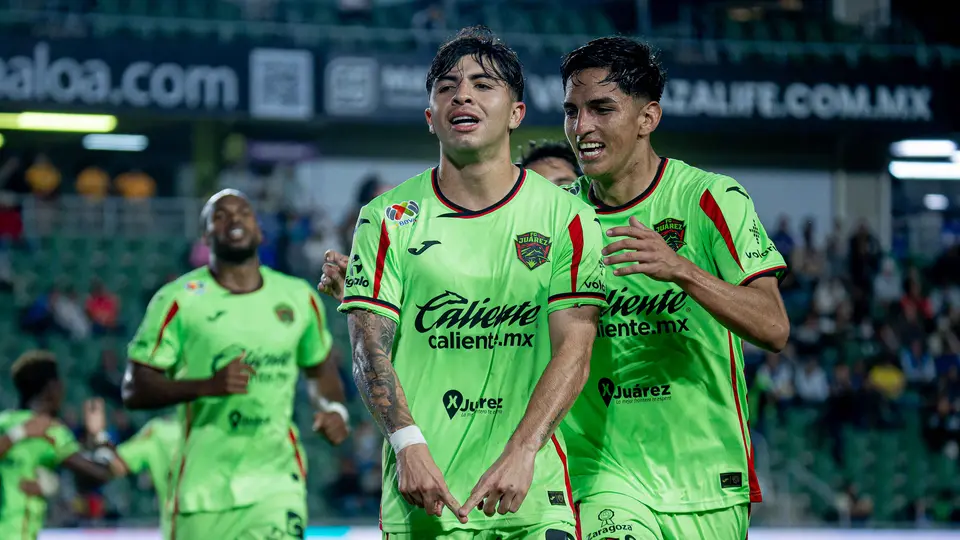 Denzell García, jugador de Juárez, celebra un gol | IMAGO7