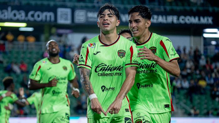 Denzell García, jugador de Juárez, celebra un gol | IMAGO7