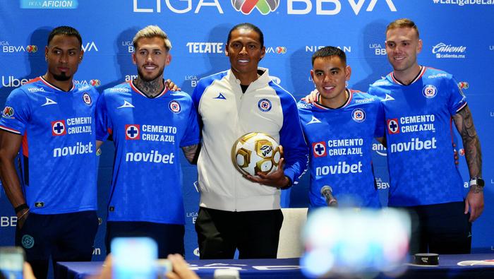Joel Huiqui con Cruz Azul previo a la Final del Clausura 2026 | IMAGO 7