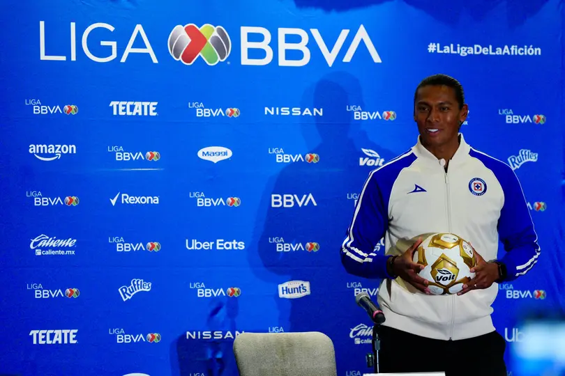 Joel Huiqui con Cruz Azul previo a la Final del Clausura 2026 | IMAGO 7