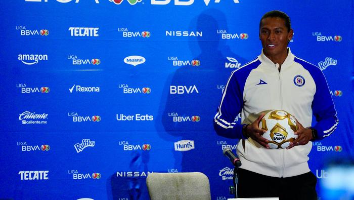 Joel Huiqui con Cruz Azul previo a la Final del Clausura 2026 | IMAGO 7