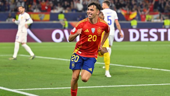 Pedri festejando una anotación con España | MEXSPORT
